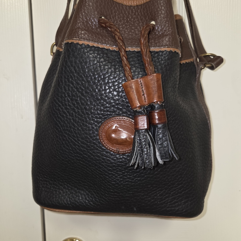 Vintage Y2k Dooney & Bourke Black and Brown Leather Bucket Bag